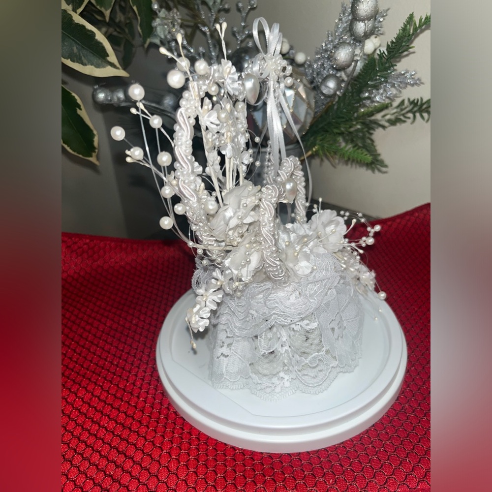 Laura Lees Decortive Heart Wedding Cake Topper - Picture 8 of 15